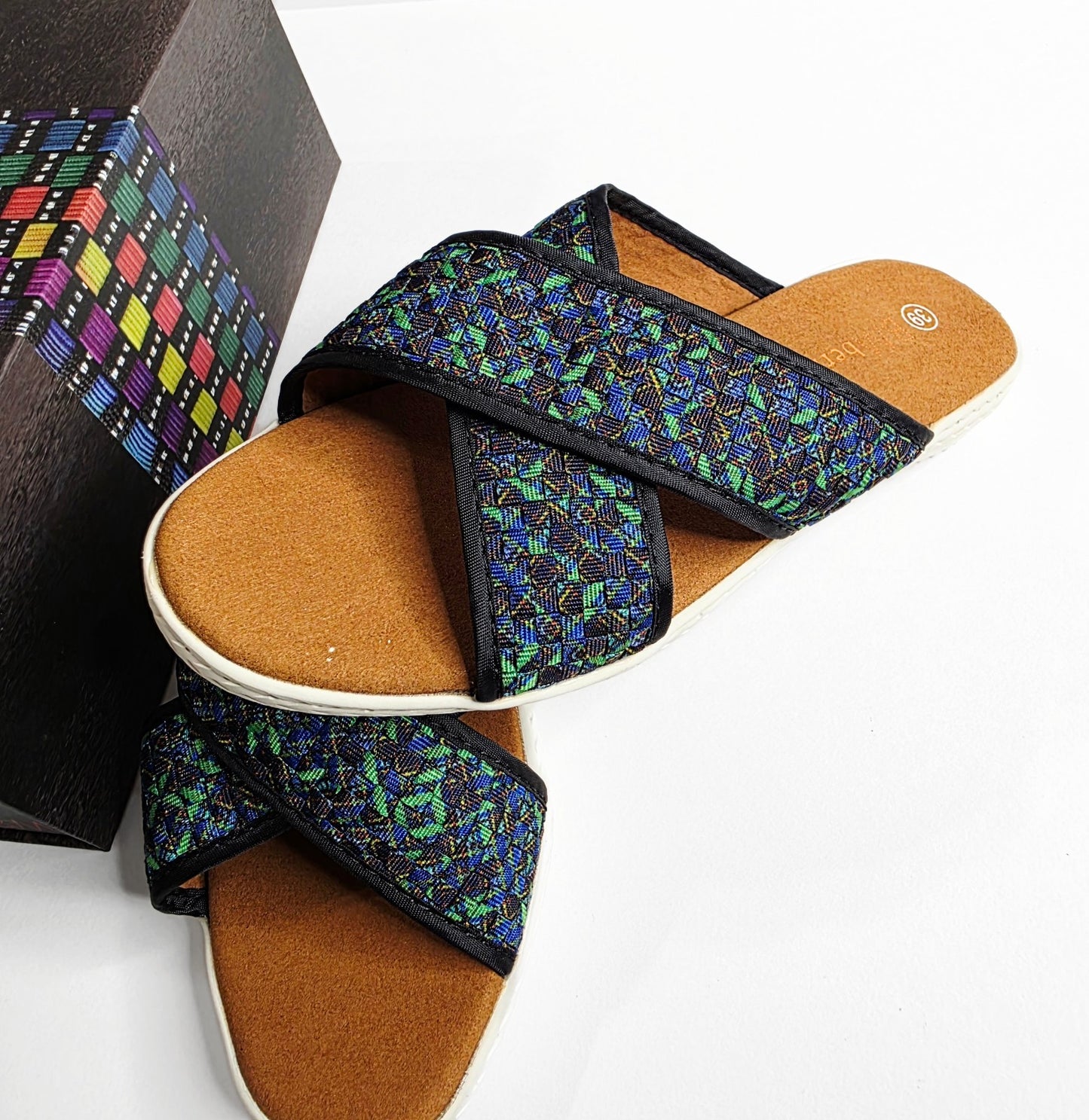 Bernie Mev Avon  Sandals  8.5 EU 39  Woven Memory Foam New