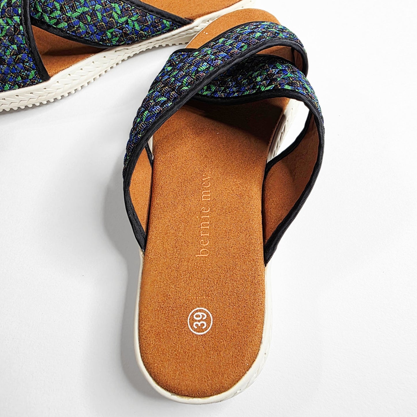 Bernie Mev Avon  Sandals  8.5 EU 39  Woven Memory Foam New